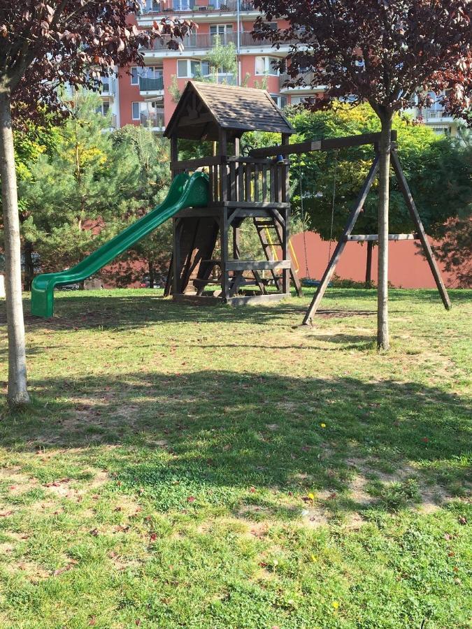 Brand New Apartment. Parking Spot Included! Bratislava Exterior foto